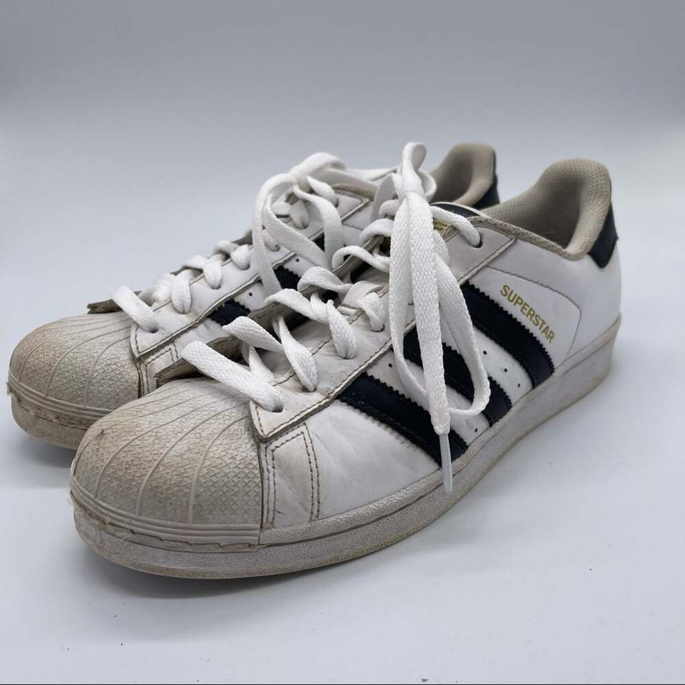 Adidas Superstar, Classic. Size 9. In good used condition!